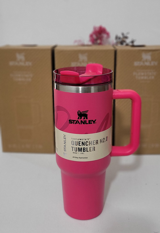 ماگ اورجینال استنلی و باربی طرح barbie مدل Quencher گنجایش 40oz